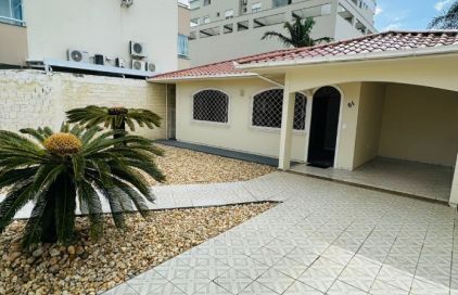 Casa com 3 quartos em Centro, Palhoça